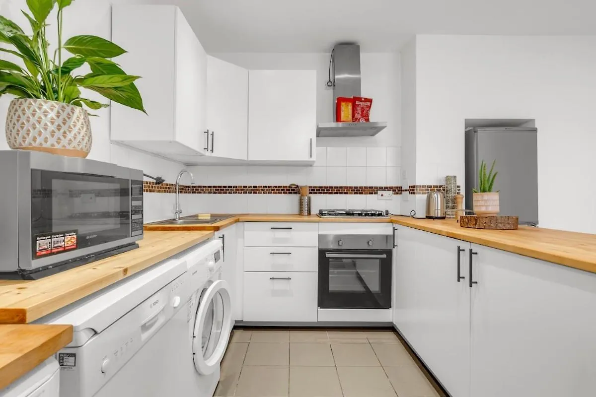 Holiday home 6-Bed Exeter Townhouse Villa