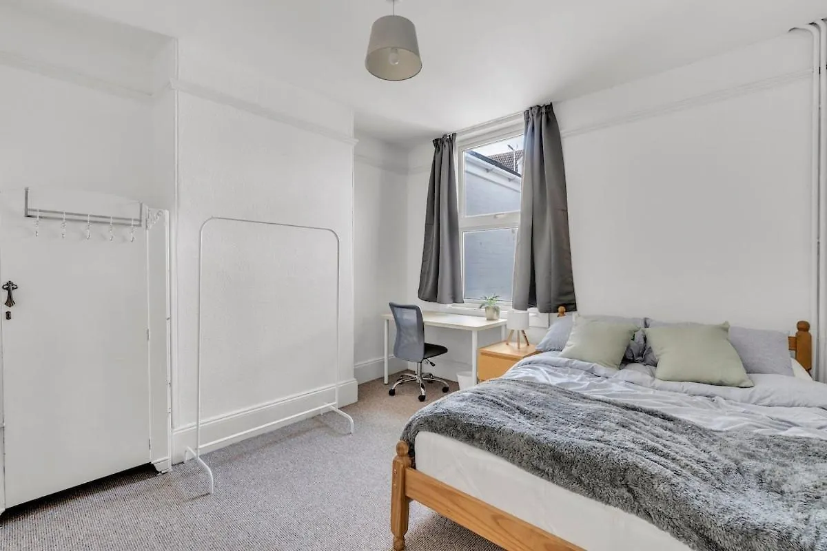 Holiday home 6-Bed Exeter Townhouse Villa