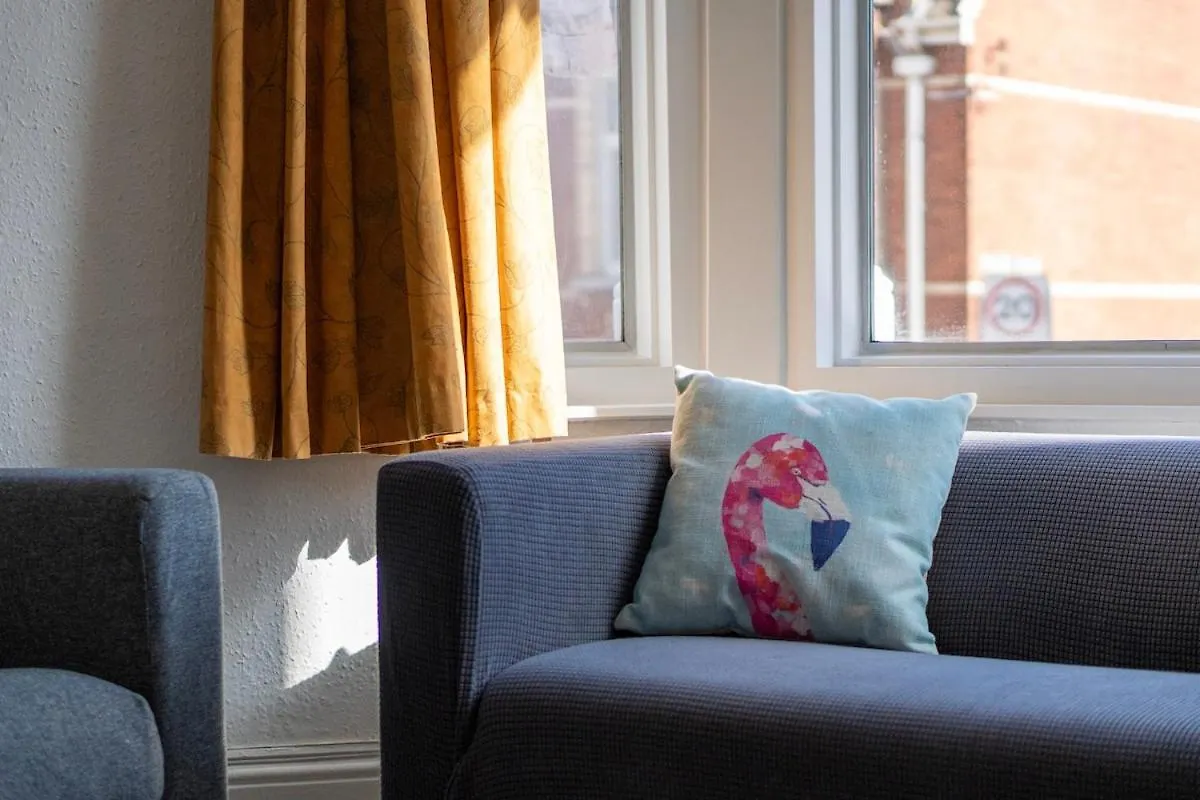 6-Bed Exeter Townhouse Villa