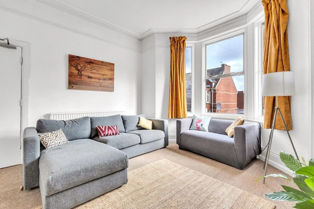 Holiday home 6-Bed Exeter Townhouse Villa