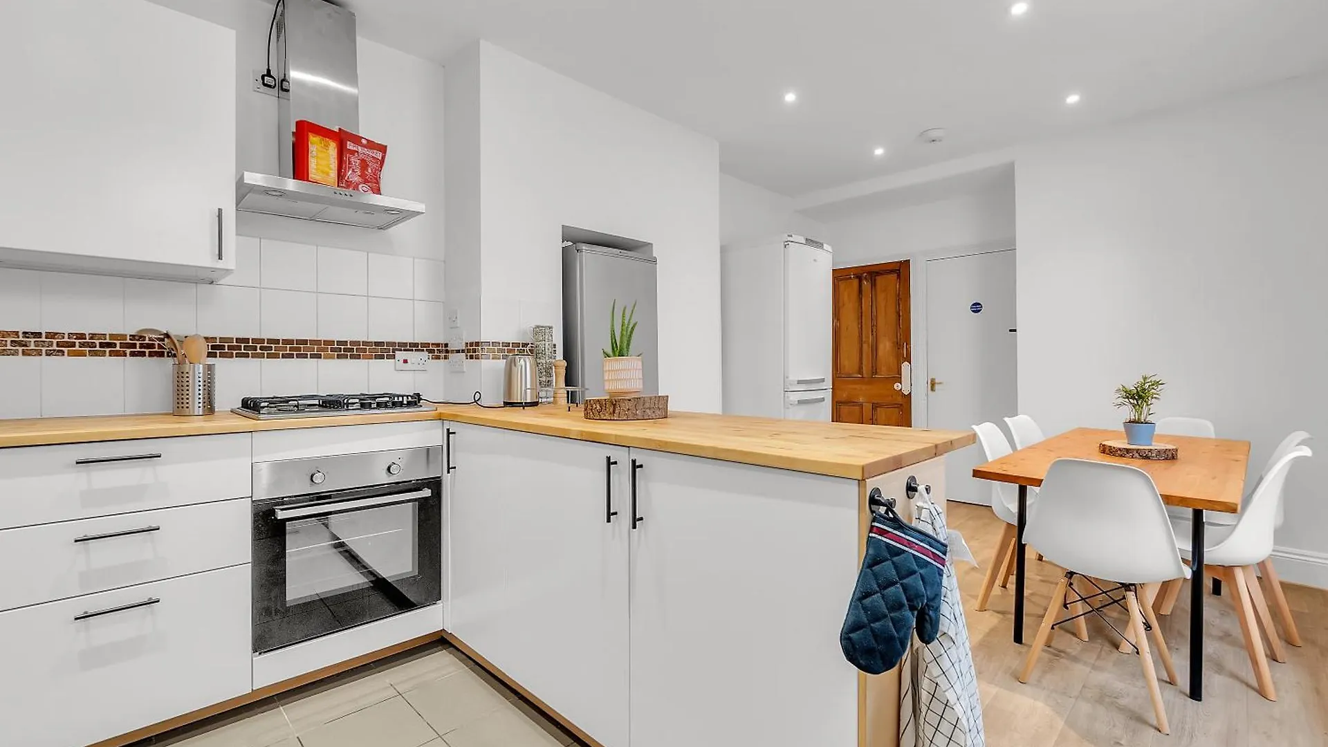 Holiday home 6-Bed Exeter Townhouse Villa United Kingdom